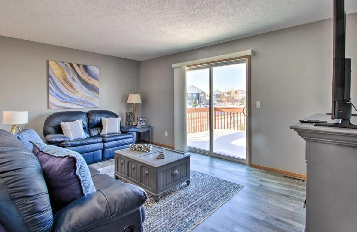 Welcoming West Fargo Retreat W Backyard Villa Bagian luar foto