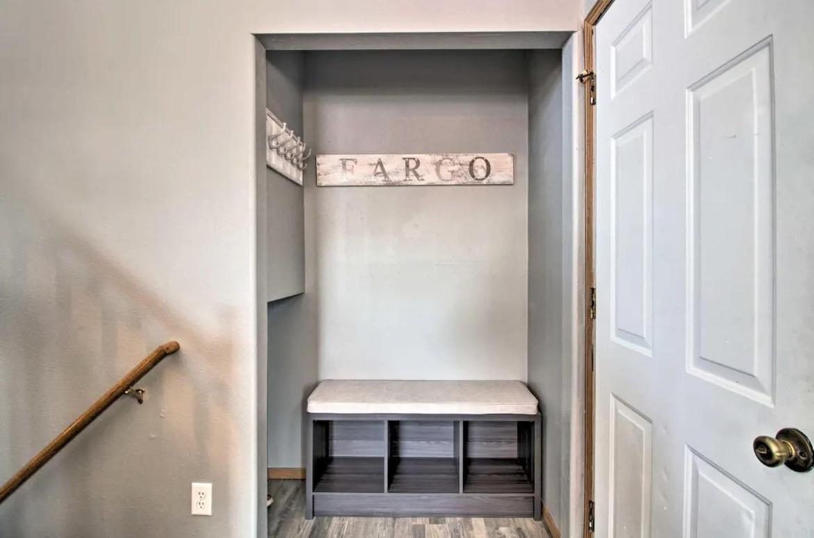 Welcoming West Fargo Retreat W Backyard Villa Bagian luar foto